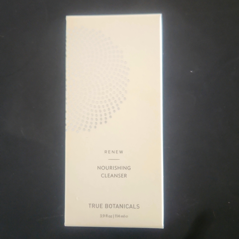 True botanicals Nourishing cleanser